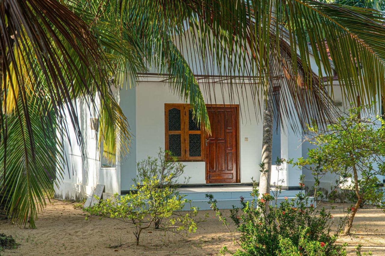 Surf & Yoga Arugam Bay Hotel Exterior photo