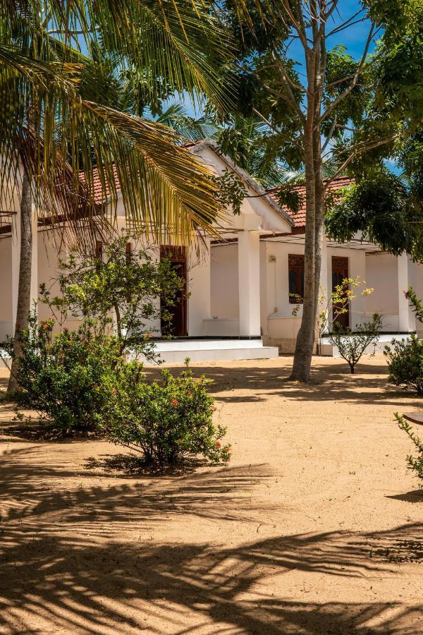 Surf & Yoga Arugam Bay Hotel Exterior photo