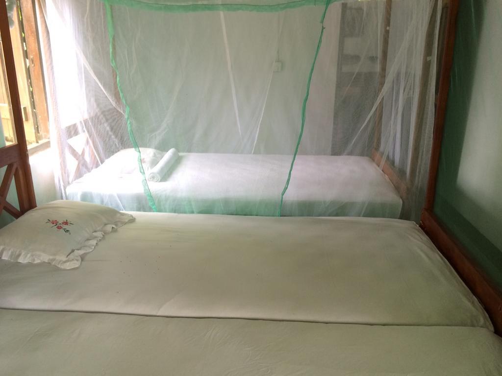 Surf & Yoga Arugam Bay Hotel Room photo