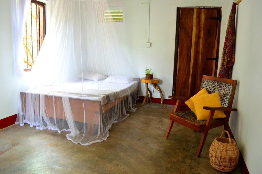 Surf & Yoga Arugam Bay Hotel Exterior photo